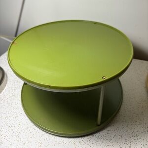 Vintage 70s Rubbermaid Lazy Susan/ carousel